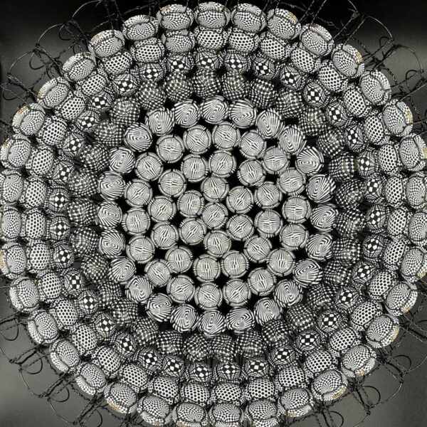 Coupe noire en muselets op art. magali lockwood t2