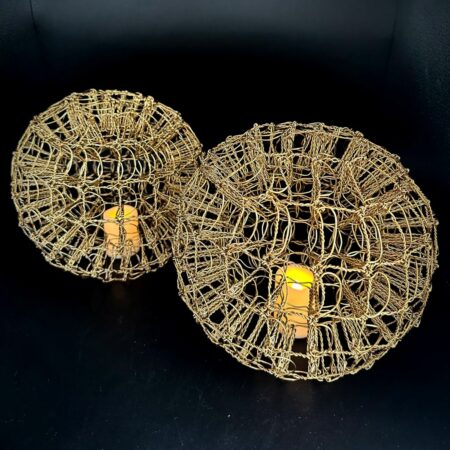 Bougeoirs dorés en muselets Magali Lockwoood