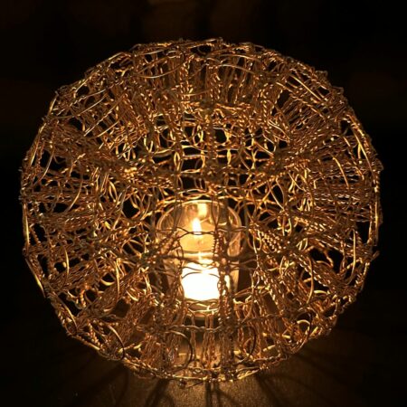 bougeoir doré en muselets 5..Magali Lockwood