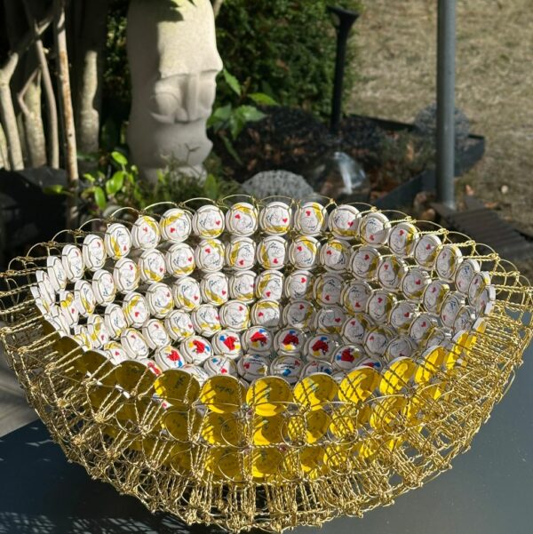 coupe jaune pop love en muselets Magali Lockwood