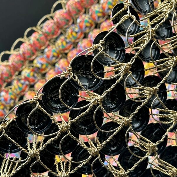 coupe XL en muselets multicolore action painting Magali Lockwood